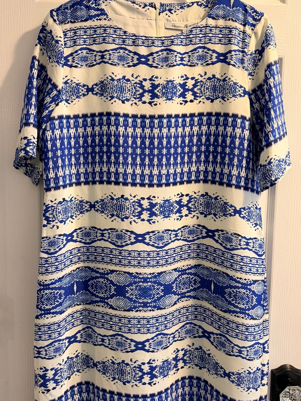 Collective Concepts Blue and White Short Sleeve Patterned Dress
